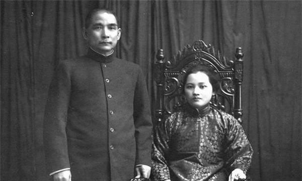 1915年，孙中山和宋庆龄结婚，宋父却为何要给孙中山下跪？