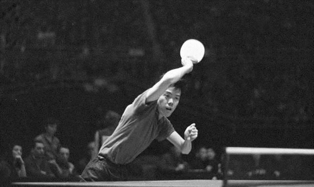 容国团：身患肺结核，21岁夺得世界乒乓冠军，为何在31岁自杀？