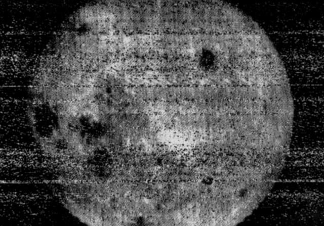 第一次登上月球，人类第一次登月看到了什么图1