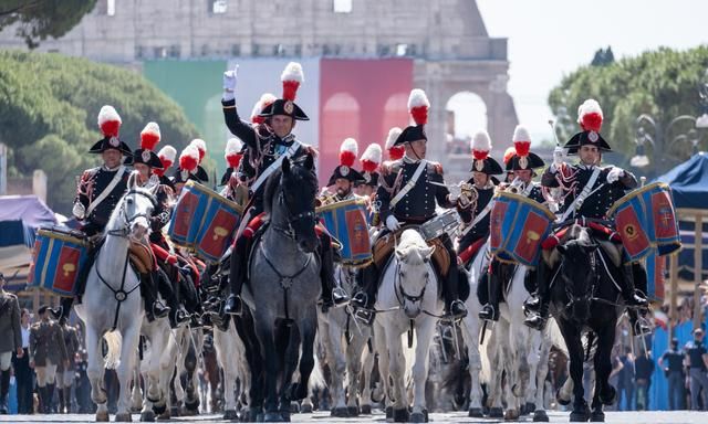 意大利举行阅兵庆祝共和国日