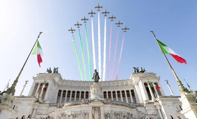 意大利举行阅兵庆祝共和国日