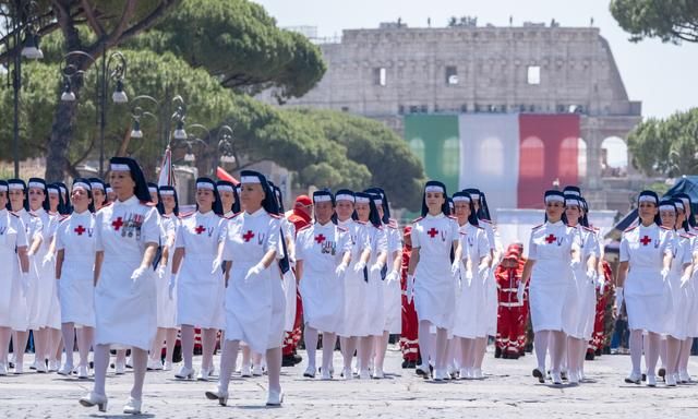 意大利举行阅兵庆祝共和国日