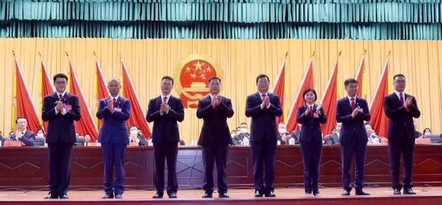 【聚焦两会】进贤县第十八届人民代表大会第一次会议胜利闭幕