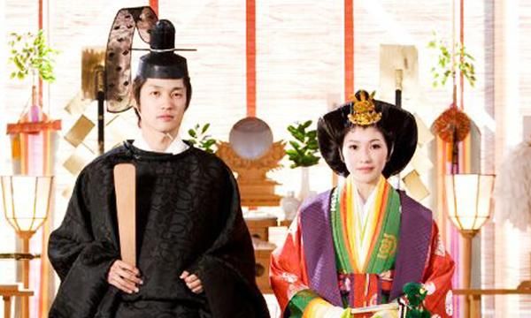 流行于日本的和服，源头到底在哪里，它与中国服饰文化有无关联？