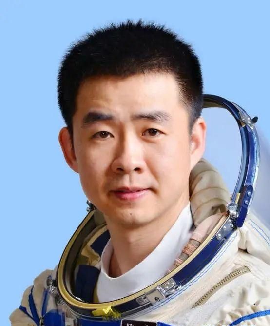 为国出征叩苍穹！12名中国航天员登上太空