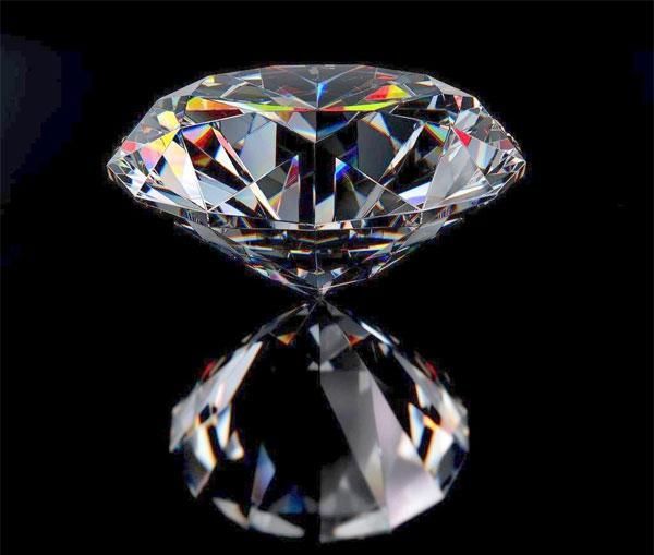 为什么说钻石是永恒爱情的象征？倾听钻石来历的美好传说！