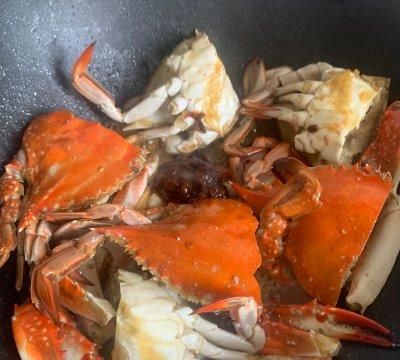 美食新滋味：好吃不腻的红烧梭子蟹