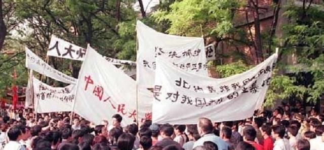 1999年中国大使馆被炸，北约发言人却叫嚣：打击是精准的、合理的