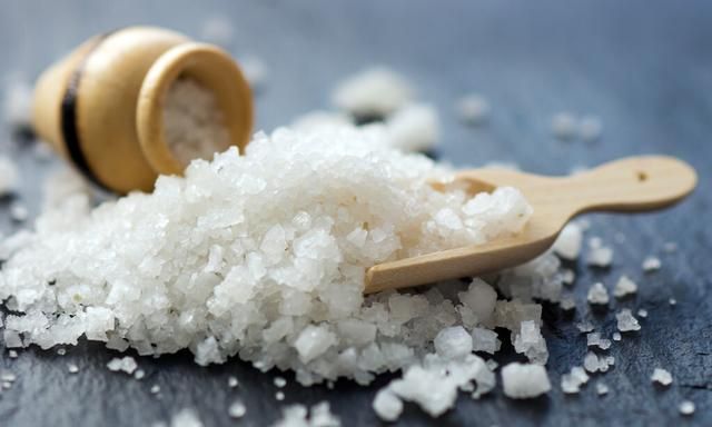 买食盐，挑“海盐”还是“食用盐”？营养差别大，知道别再乱买了