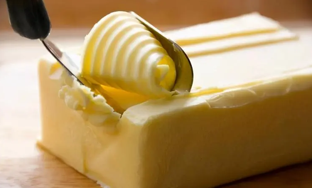 黄油是什么油？用什么做成的？为何我国产量低靠进口？终于明白了