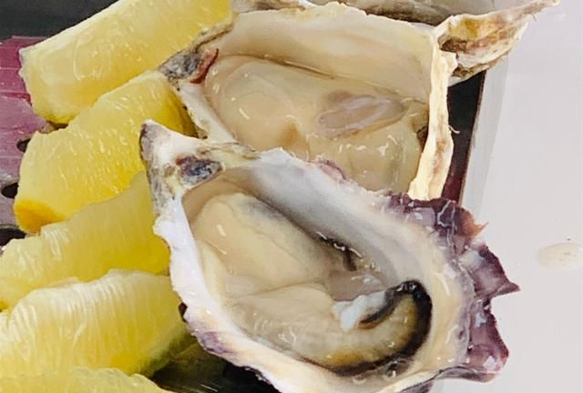 生蚝和牡蛎到底相同吗？能直接生吃的牡蛎长啥样？