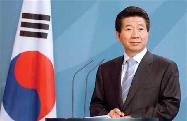 韩国前总统卢武铉跳崖身亡细节：曾向警卫员要烟，通过电脑留遗书