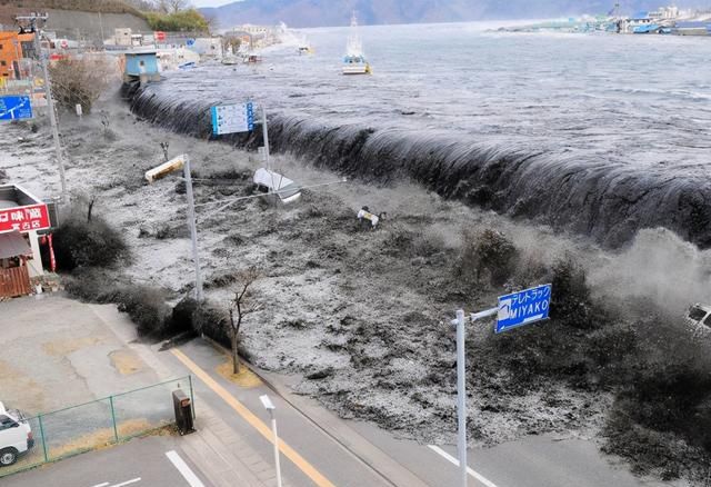 南极智利地震，发布海啸预警，地球怎么了？地震是如何引发海啸的