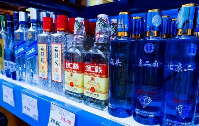 过年选酒，认准瓶身“2个记号”，不管价格高低，都是纯粮食好酒