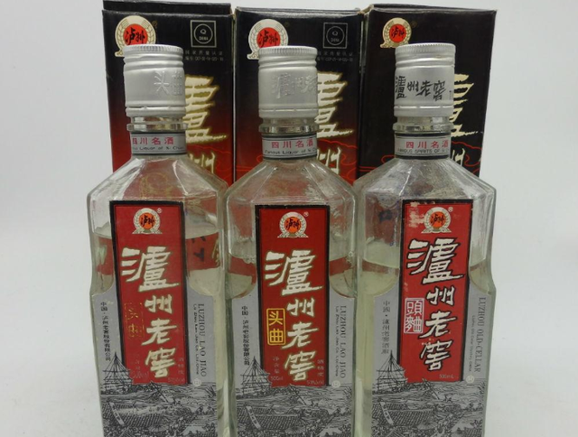 过年选酒，认准瓶身“2个记号”，不管价格高低，都是纯粮食好酒