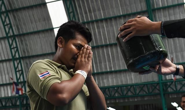 泰国的抽签征兵制度，抽中红签当兵，泰国人为何如此惧怕当兵？