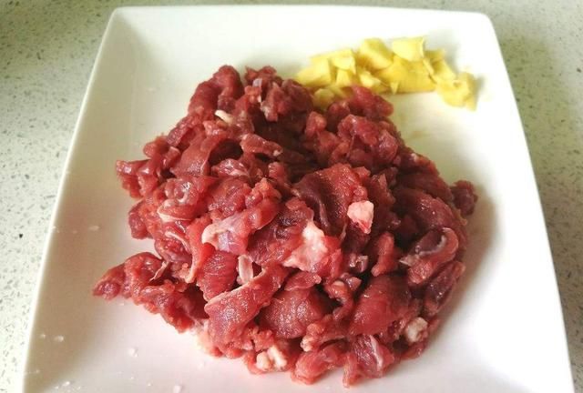 胡萝卜炒牛肉：荤素搭配，营养均衡，鲜嫩入味，开胃又下饭