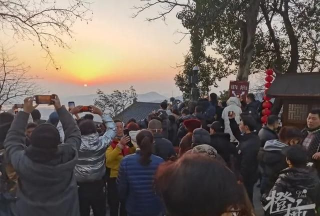 凌晨四点人山人海！大年初五，这里迎财神的火爆，来感受下