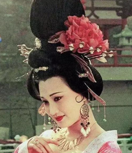 历史上唐朝第一美女杨贵妃多重？