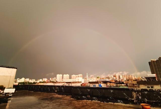 郑州昨日暴雨缘何“凶猛诡异”？高空短波槽东移是推手