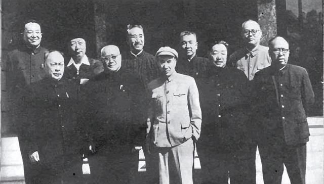 十大元帅逝世顺序排名，林彪第三，彭德怀第五，首尾都是林彪搭档