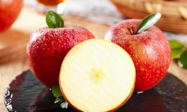 买红富士苹果，要分清“条红”和“片红”，口感差别大，别买错了