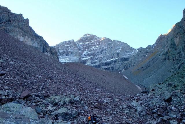 科罗拉多州的14er登山 之4 – Aspen的黄叶和金字塔峰