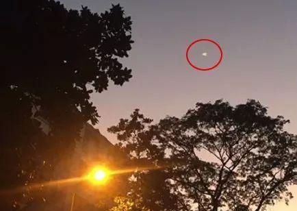 杭州女子拍夕阳拍到不明飞行物！爸爸兴奋大喊：UFO！时隔9年，来了