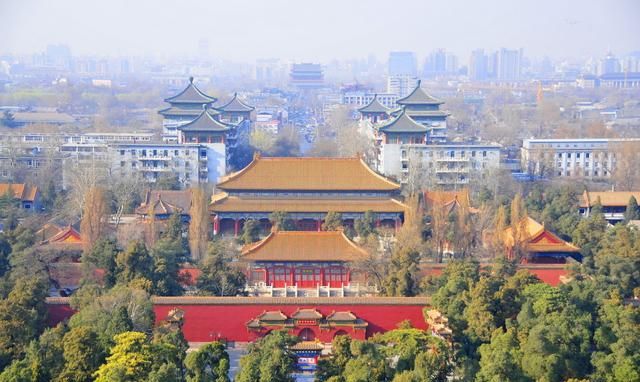 北京最高点景山原本不存在，它下面竟然压着一座宫殿~