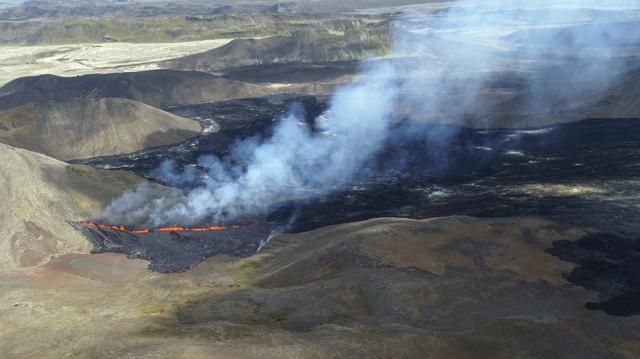 沉睡超过6000年后，冰岛法格拉达尔火山开始二次喷发