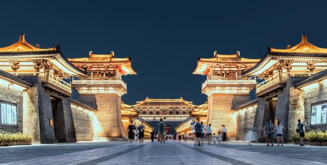 中国最大唐朝古城，花16亿只为一部电影，如今成不夜城媲美故宫