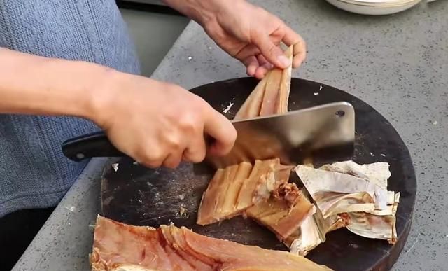 湛江特色五花肉焖红鱼干，鲜香可口，你喜欢吃吗？