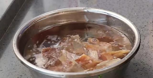 湛江特色五花肉焖红鱼干，鲜香可口，你喜欢吃吗？