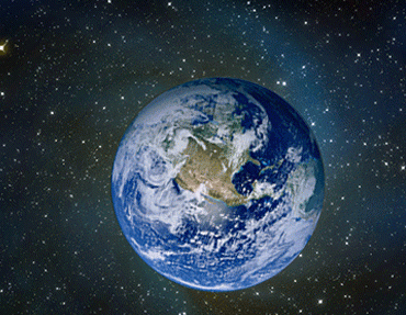 地球重60万亿亿吨，却还能飘在太空中，为何不“向下坠落”呢？