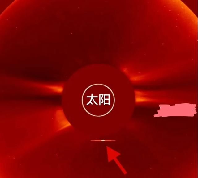 8月27日，太阳附近再现“巨型UFO”，疑为围绕太阳吸收能量？