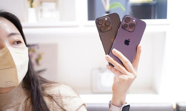 Iphone14 Pro的色彩比较：暗紫、深空黑色到底怎么选？