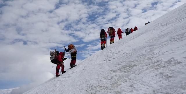 17位登山队员遇难，7年后发现日记，记录遇难者临死前诡异的过程