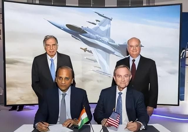 美国“坑”印度有多狠？26亿买了24架“空壳”直升机，印度图啥？