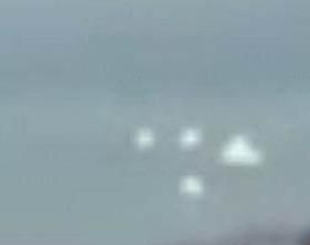 土耳其发现不明飞行物 这艘UFO还打开了舱门绽放出了光芒？