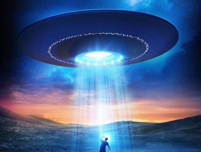 真有UFO？美国调查者报离奇经历：10米大坠毁UFO内部却大如足球场