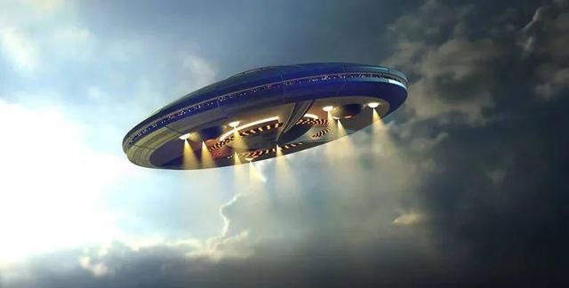 真有UFO？美国调查者报离奇经历：10米大坠毁UFO内部却大如足球场