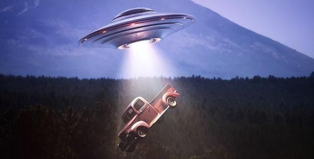 真有UFO？美国调查者报离奇经历：10米大坠毁UFO内部却大如足球场