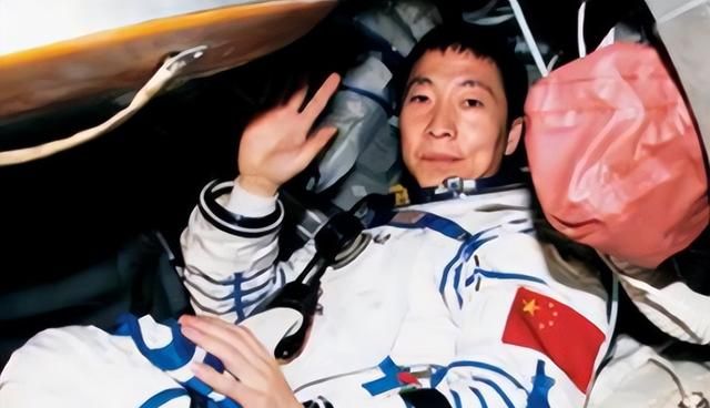2003年，杨利伟在太空突然听到诡异的“敲门声”，13年后谜底揭开