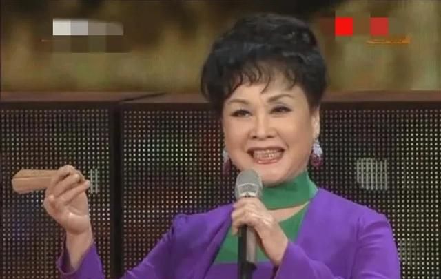 看看2012年春晚的歌唱演员