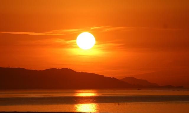 太阳是如何从虚无的宇宙空间诞生呢？原来是上一代恒星的残留物