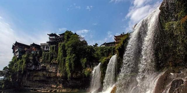 此处太招摇，引来《芙蓉镇》和《招摇》剧组来此取景拍摄