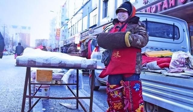 零下30度的严寒，东北早市的那些商贩他们是如何做的？