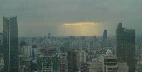 8·20上海ufo事件，多地人民共同见证不明发光体