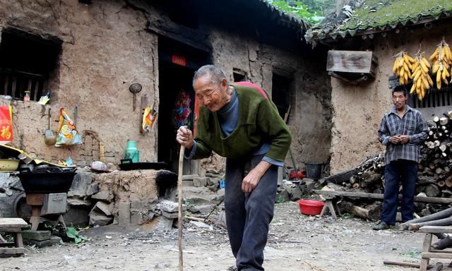 大山深处，中国第一"鬼村"，灵异事件追踪