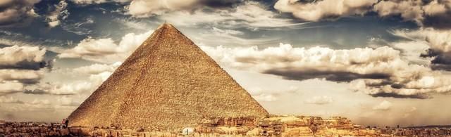 世界未解之谜-金字塔能之谜